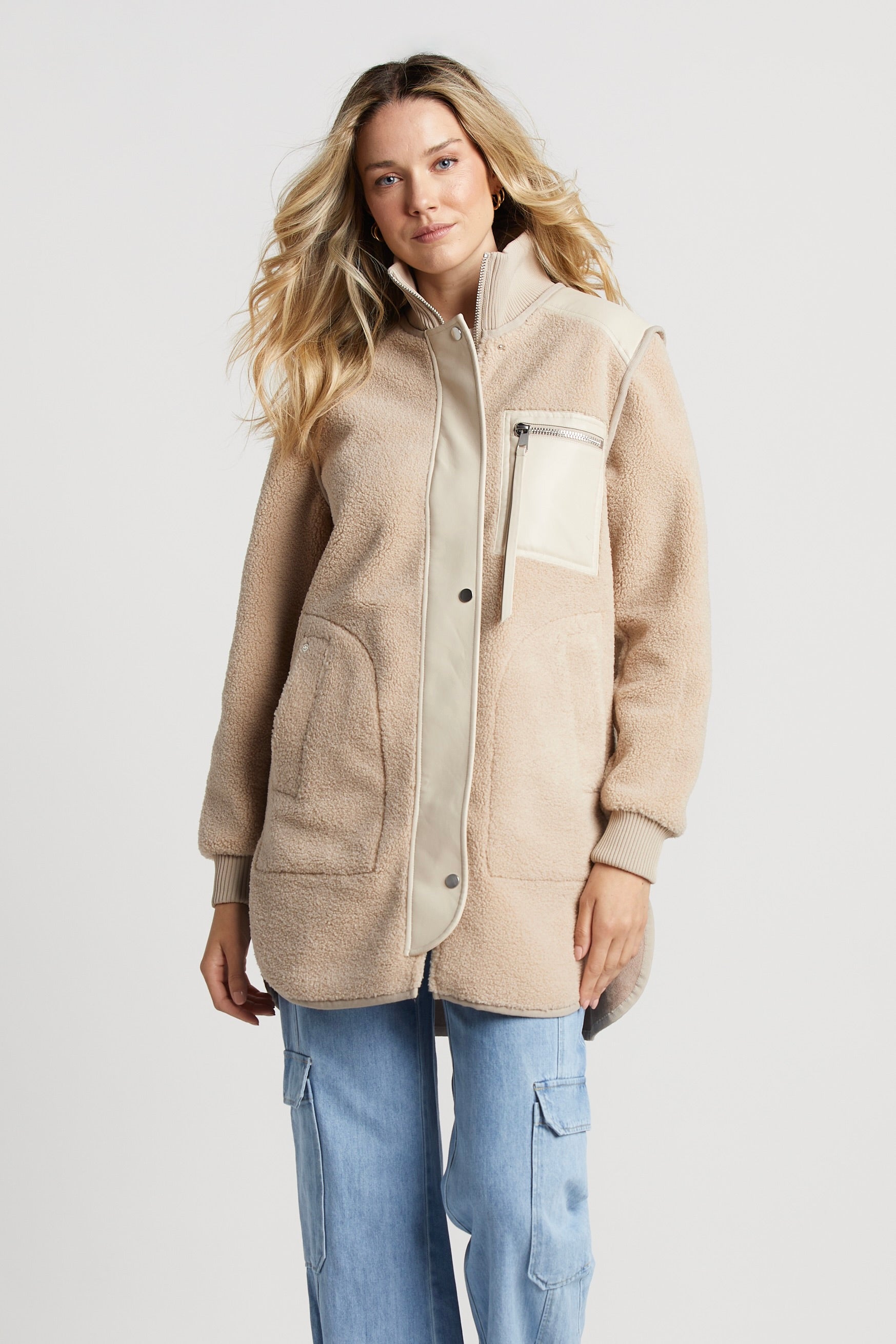 Manteau en faux shearling avec accent de cuir végan & fermeture éclair latérale Audrey