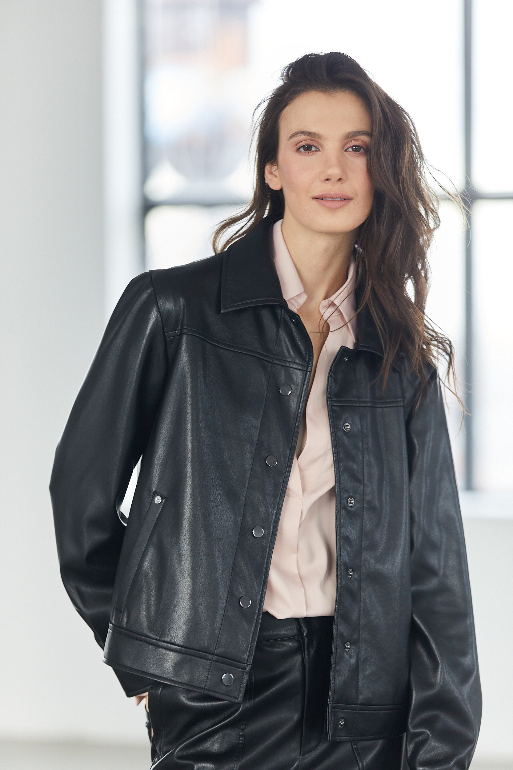 Veste courte en cuir vegan Sadie