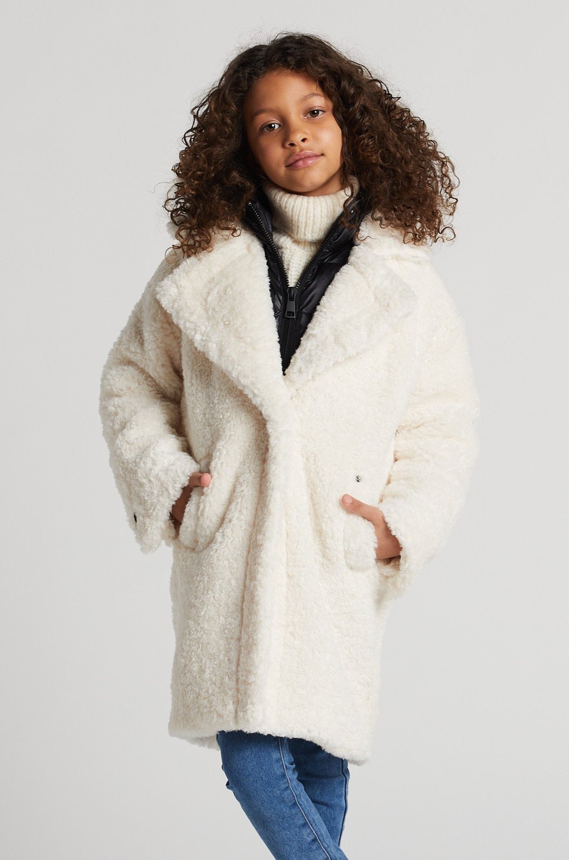 Manteau mi-long en fausse fourrure Saskia